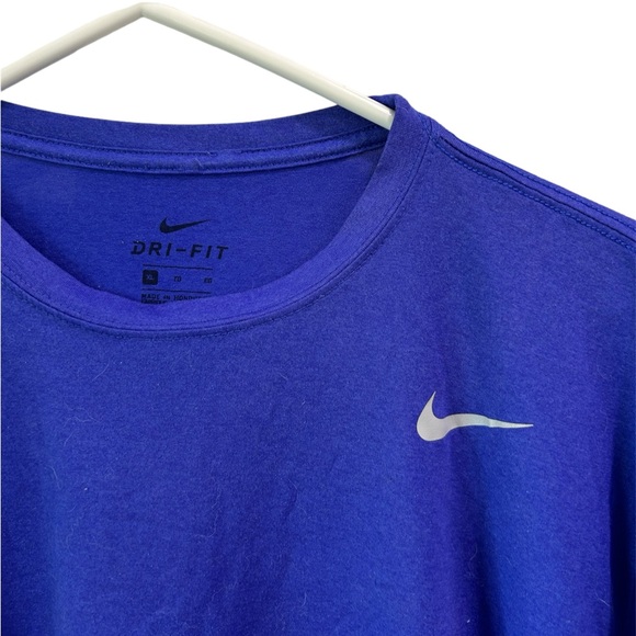 Nike T-Shirt - Picture 3 of 8